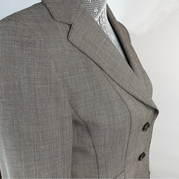 Ann Taylor Blazer Womens 0 100% Wool Shoulder Pads 2 Button Closure Office Wear - Picture 3 of 8